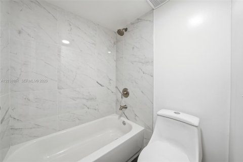 Condo in Deerfield Beach, Florida, 2 bedrooms  № 2086143 - photo 22