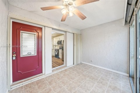 Condo in Deerfield Beach, Florida, 2 bedrooms  № 2086143 - photo 3