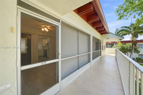 Condo in Deerfield Beach, Florida, 2 bedrooms  № 2086143 - photo 2