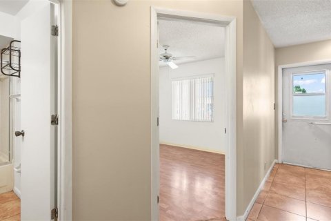 Condo in Fort Myers, Florida, 2 bedrooms  № 1389076 - photo 22