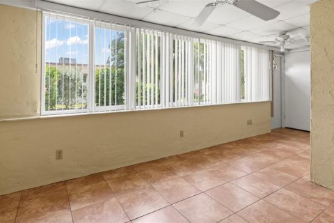 Condo in Fort Myers, Florida, 2 bedrooms  № 1389076 - photo 8