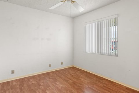 Condo in Fort Myers, Florida, 2 bedrooms  № 1389076 - photo 18