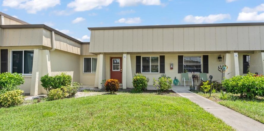 Condo in Fort Myers, Florida, 2 bedrooms № 1389076