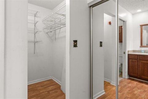 Condo in Fort Myers, Florida, 2 bedrooms  № 1389076 - photo 16
