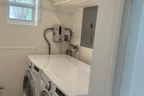Villa ou maison à louer à South Miami, Floride: 3 chambres, 126.53 m2 № 1828237 - photo 15