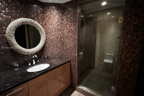 Condo in Bal Harbour, Florida, 3 bedrooms  № 1984625 - photo 15