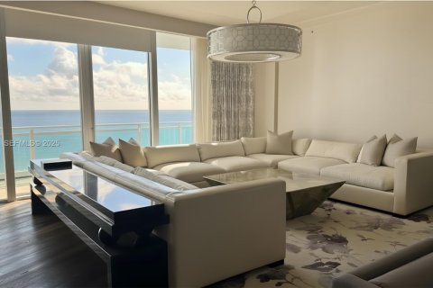 Condo in Bal Harbour, Florida, 3 bedrooms  № 1984625 - photo 1