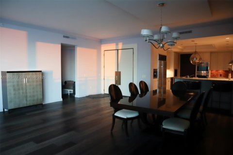 Condo in Bal Harbour, Florida, 3 bedrooms  № 1984625 - photo 11