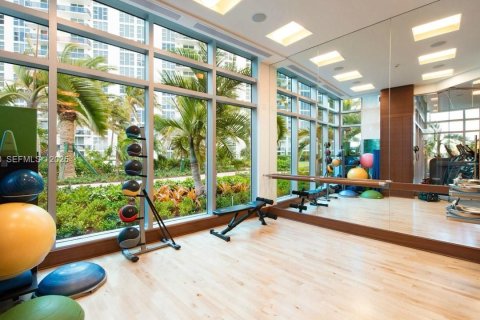 Condo in Bal Harbour, Florida, 3 bedrooms  № 1984625 - photo 25