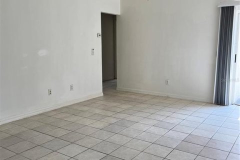 House in Tampa, Florida 3 bedrooms, 99.87 sq.m. № 1866140 - photo 4