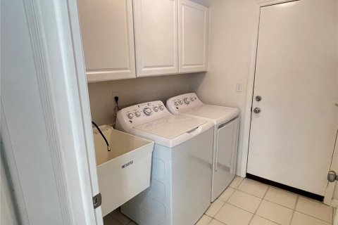 Casa en alquiler en Sun City Center, Florida, 2 dormitorios, 175.4 m2 № 1913640 - foto 11