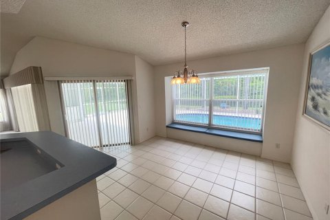 Villa ou maison à louer à Sun City Center, Floride: 2 chambres, 175.4 m2 № 1913640 - photo 13