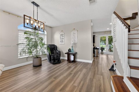 House in Pembroke Pines, Florida 4 bedrooms, 203.46 sq.m. № 2046518 - photo 7