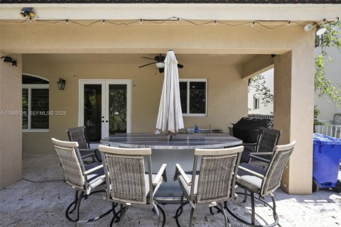 House in Pembroke Pines, Florida 4 bedrooms, 203.46 sq.m. № 2046518 - photo 24