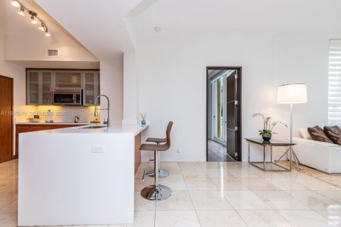 Copropriété à vendre à Miami, Floride: 2 chambres, 121.7 m2 № 2010932 - photo 11