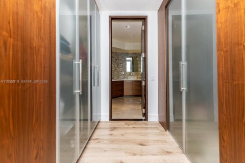 Copropriété à vendre à Miami, Floride: 2 chambres, 121.7 m2 № 2010932 - photo 16