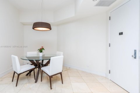 Copropriété à vendre à Miami, Floride: 2 chambres, 121.7 m2 № 2010932 - photo 12