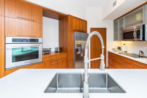 Copropriété à vendre à Miami, Floride: 2 chambres, 121.7 m2 № 2010932 - photo 4