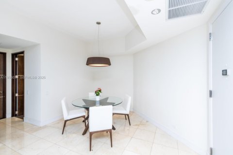 Copropriété à vendre à Miami, Floride: 2 chambres, 121.7 m2 № 2010932 - photo 14