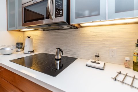 Copropriété à vendre à Miami, Floride: 2 chambres, 121.7 m2 № 2010932 - photo 10