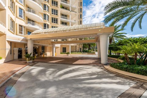 Copropriété à vendre à Miami, Floride: 2 chambres, 121.7 m2 № 2010932 - photo 2