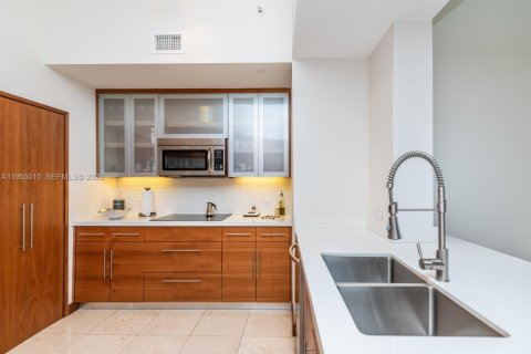 Copropriété à vendre à Miami, Floride: 2 chambres, 121.7 m2 № 2010932 - photo 6