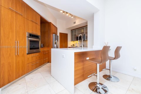 Copropriété à vendre à Miami, Floride: 2 chambres, 121.7 m2 № 2010932 - photo 3