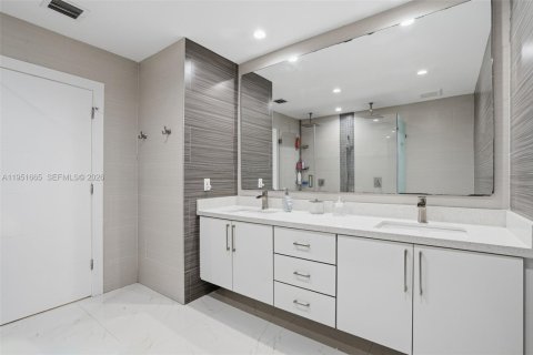 Villa ou maison à vendre à Hollywood, Floride: 3 chambres, 193.79 m2 № 2006203 - photo 28