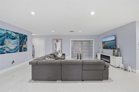 Villa ou maison à vendre à Hollywood, Floride: 3 chambres, 193.79 m2 № 2006203 - photo 6