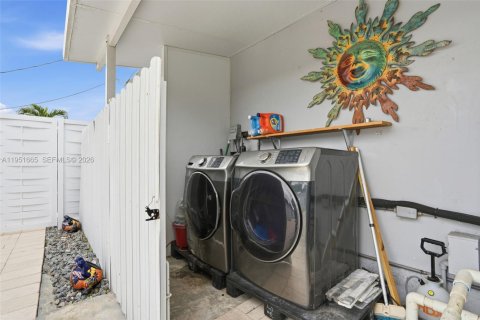 Villa ou maison à vendre à Hollywood, Floride: 3 chambres, 193.79 m2 № 2006203 - photo 16