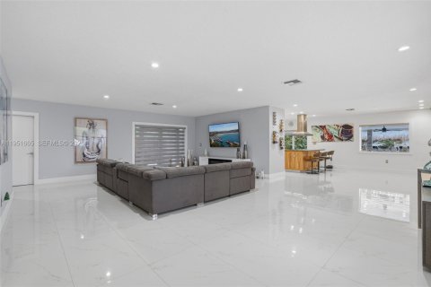 Villa ou maison à vendre à Hollywood, Floride: 3 chambres, 193.79 m2 № 2006203 - photo 5