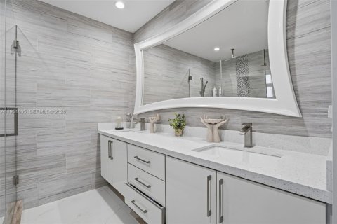 Villa ou maison à vendre à Hollywood, Floride: 3 chambres, 193.79 m2 № 2006203 - photo 21