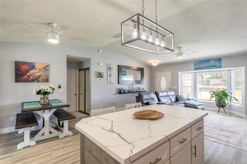 Villa ou maison à vendre à Edgewater, Floride: 3 chambres, 113.15 m2 № 2147645 - photo 19
