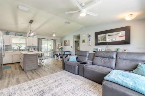 Villa ou maison à vendre à Edgewater, Floride: 3 chambres, 113.15 m2 № 2147645 - photo 13