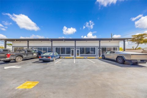 Immobilier commercial à Hollywood, Floride № 2082987