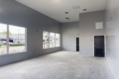 Propiedad comercial en venta en Hollywood, Florida № 2082987 - foto 21