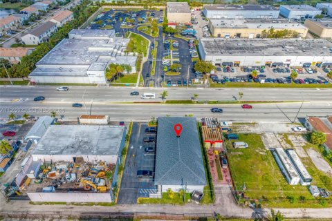 Propiedad comercial en venta en Hollywood, Florida № 2082987 - foto 19