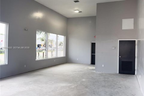Propiedad comercial en venta en Hollywood, Florida № 2082987 - foto 7