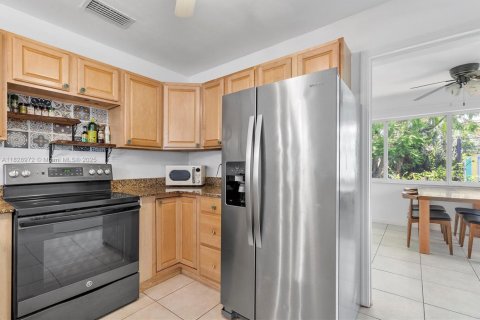 House in Oakland Park, Florida 2 bedrooms, 90.12 sq.m. № 1814539 - photo 9