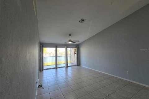 Copropriété à louer à Lake Suzy, Floride: 2 chambres, 106.84 m2 № 1647845 - photo 8