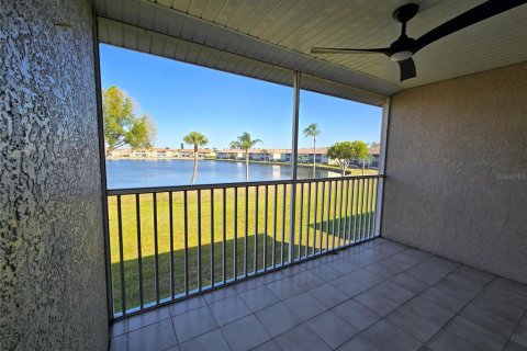 Copropriété à louer à Lake Suzy, Floride: 2 chambres, 106.84 m2 № 1647845 - photo 10