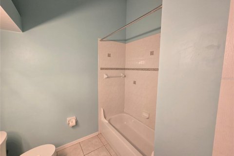 Copropriété à louer à Lake Suzy, Floride: 2 chambres, 106.84 m2 № 1647845 - photo 6