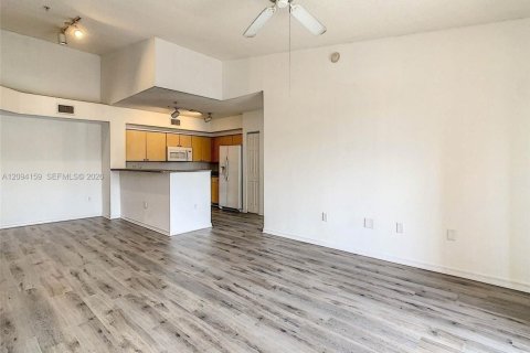 Copropriété à louer à Miramar, Floride: 2 chambres, 90.77 m2 № 2385166 - photo 5