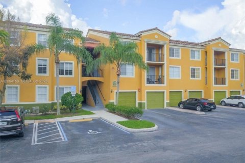 Copropriété à louer à Miramar, Floride: 2 chambres, 90.77 m2 № 2385166 - photo 2