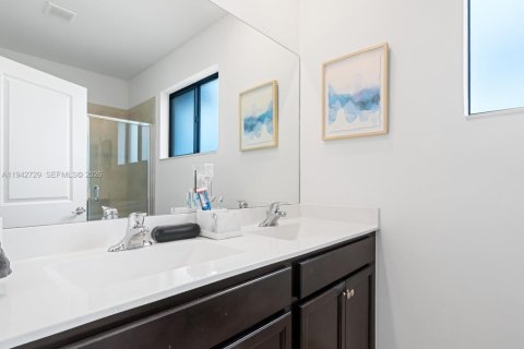 Adosado en venta en Miami, Florida, 3 dormitorios, 137.31 m2 № 2000774 - foto 26