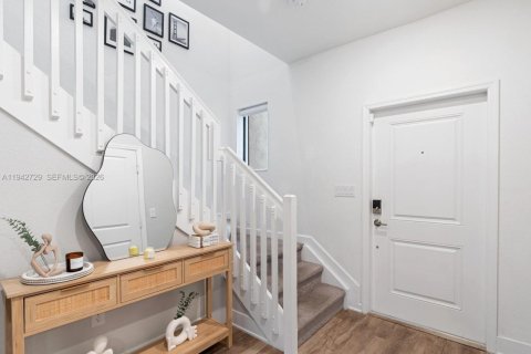 Adosado en venta en Miami, Florida, 3 dormitorios, 137.31 m2 № 2000774 - foto 21