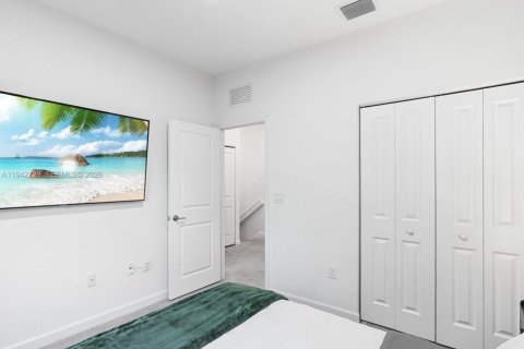 Adosado en venta en Miami, Florida, 3 dormitorios, 137.31 m2 № 2000774 - foto 30