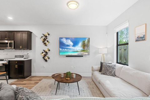 Adosado en venta en Miami, Florida, 3 dormitorios, 137.31 m2 № 2000774 - foto 14