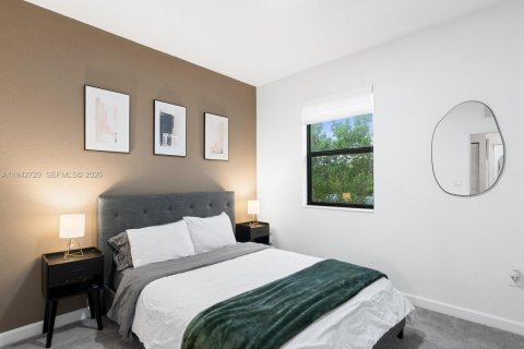 Adosado en venta en Miami, Florida, 3 dormitorios, 137.31 m2 № 2000774 - foto 28