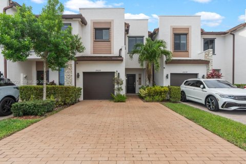 Adosado en venta en Miami, Florida, 3 dormitorios, 137.31 m2 № 2000774 - foto 6